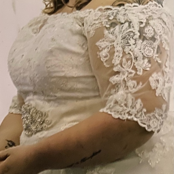 HOST PICK: Tea Length Plus Size Wedding Dress - Picture 2 of 8